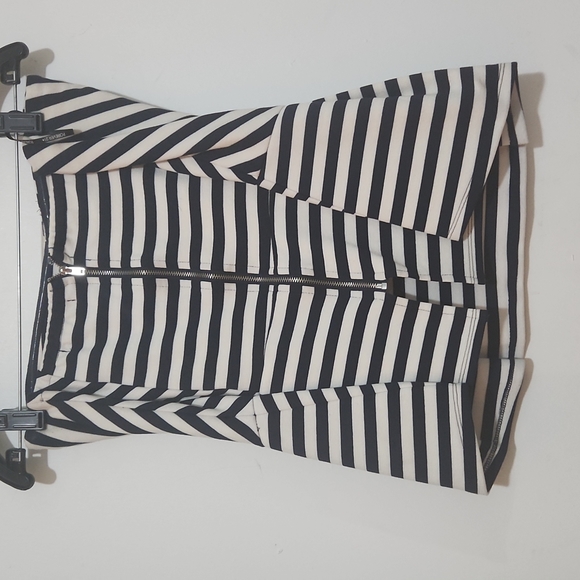 Top - Picture 2 of 3